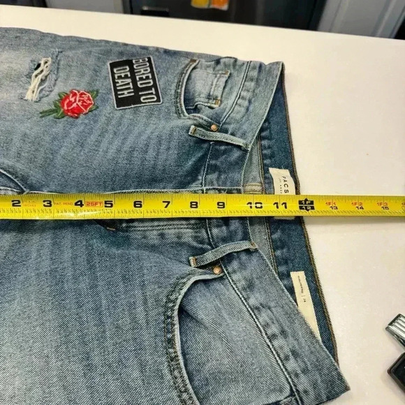 Pacsun patched girlfriend jeans, patches, distressed, raw hem. Size 24 - Picture 7 of 16